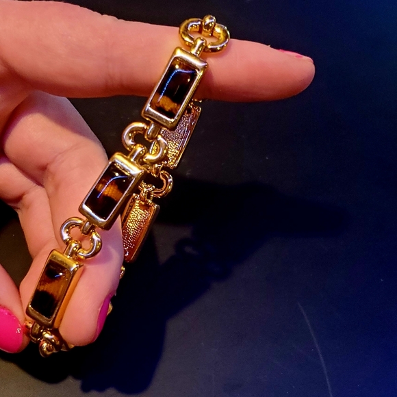 Accessories - Vintage magnetic clasp Bracelet